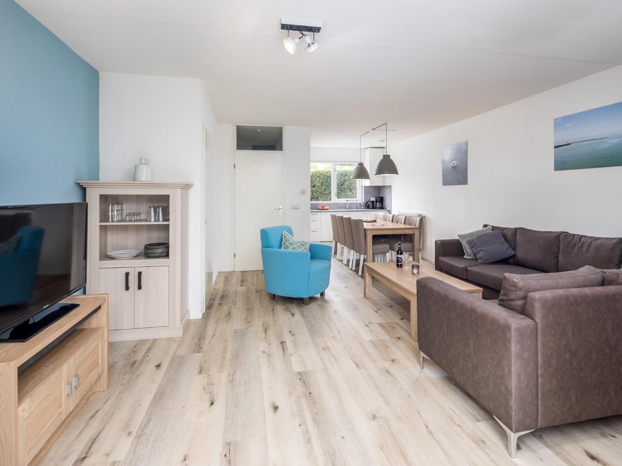 Restyled With Two Bathrooms, At 500 M Vakantiehuis Breskens