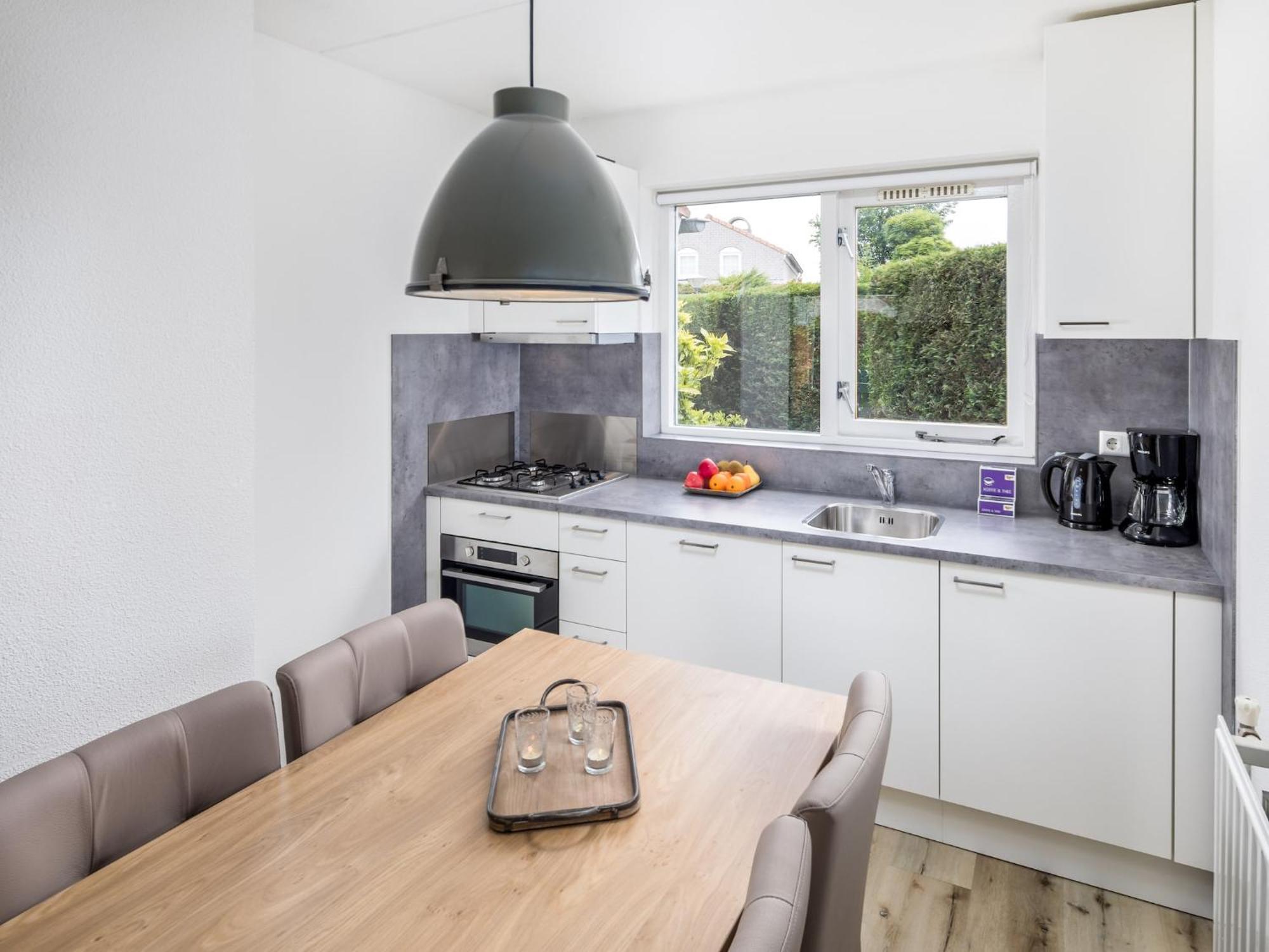 Vakantiehuis Restyled With Two Bathrooms, At 500 M Breskens