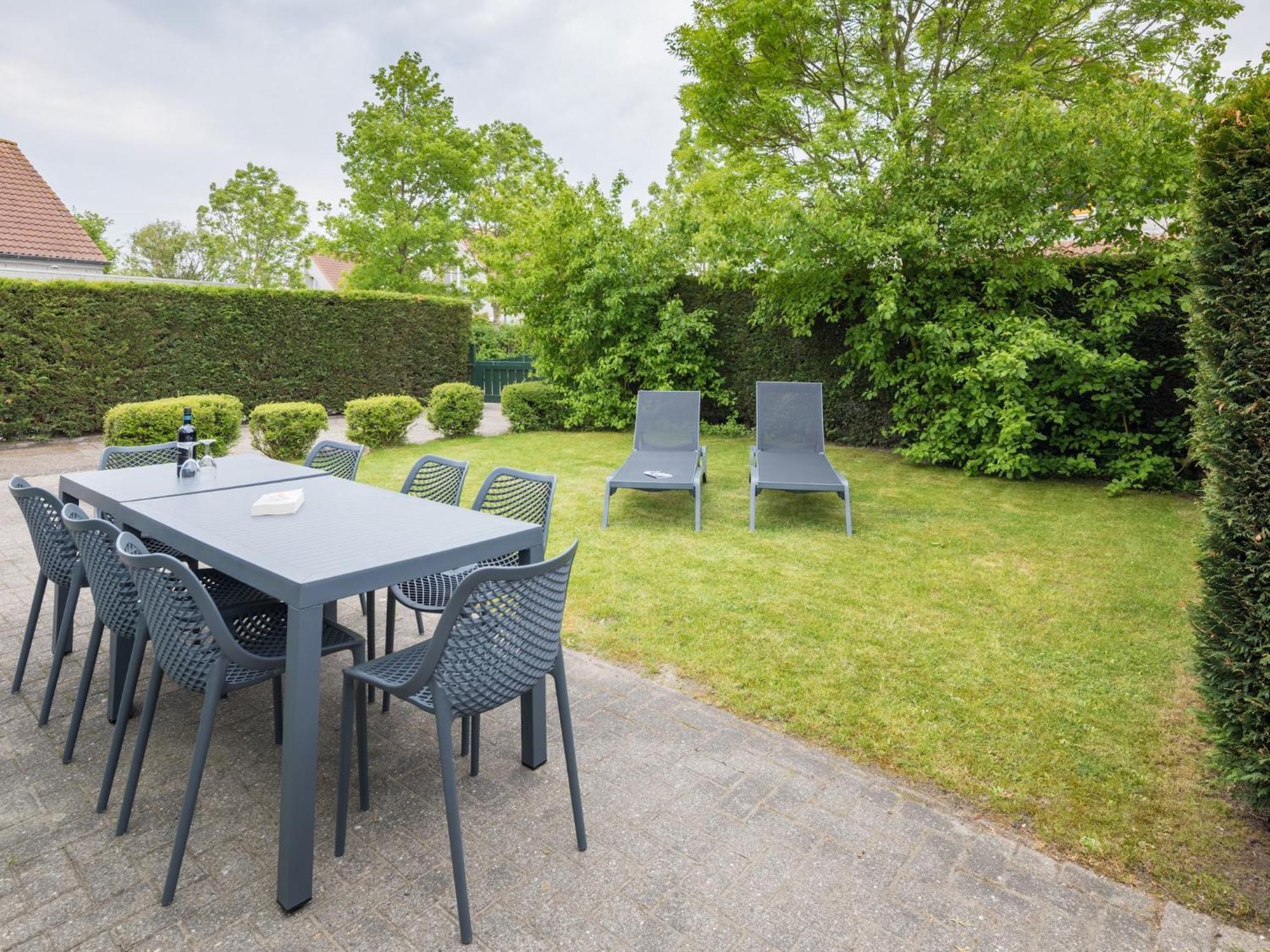 Vakantiehuis Restyled With Two Bathrooms, At 500 M Breskens