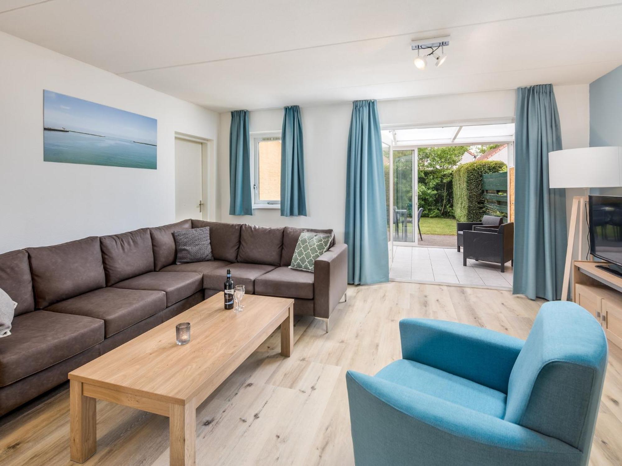 Vakantiehuis Restyled With Two Bathrooms, At 500 M